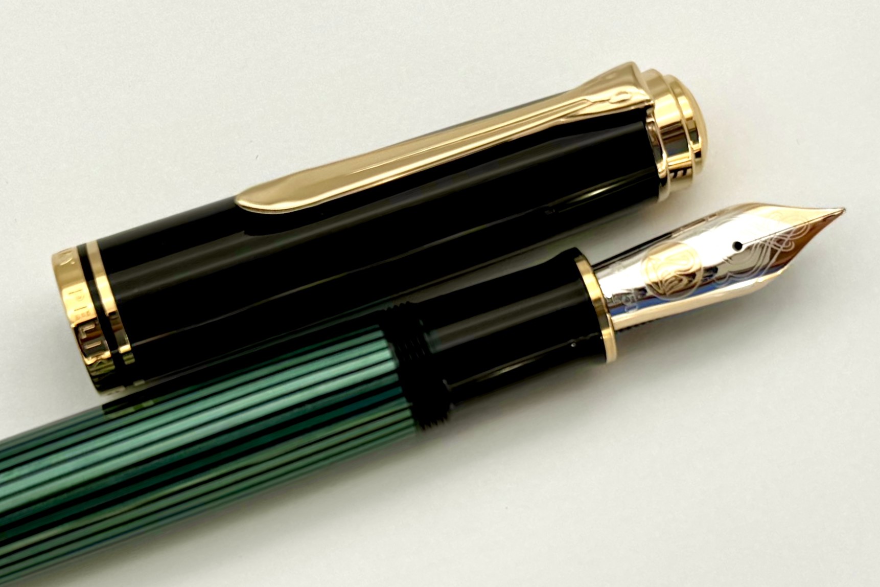 PelikanSouveranM1000GreenBlackFP_F